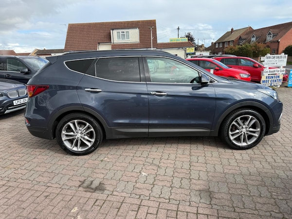 Used Hyundai Santa Fe 2017 for sale - 76032671: Photo 9