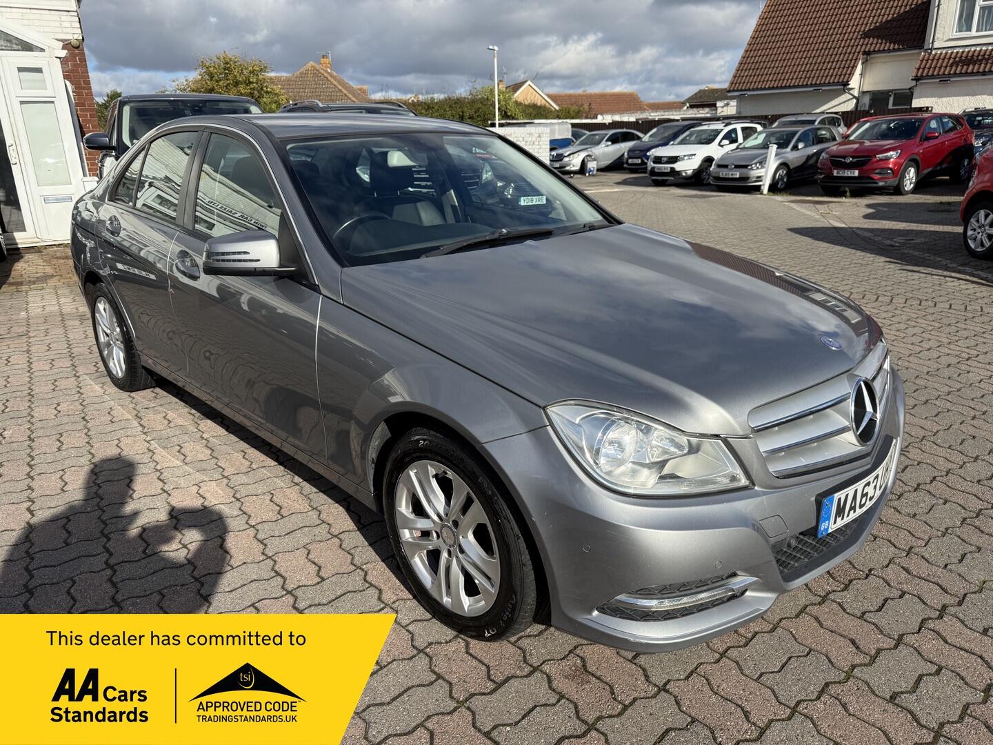 Used Mercedes-Benz C Class 2013 for sale - 76377232: Photo 1