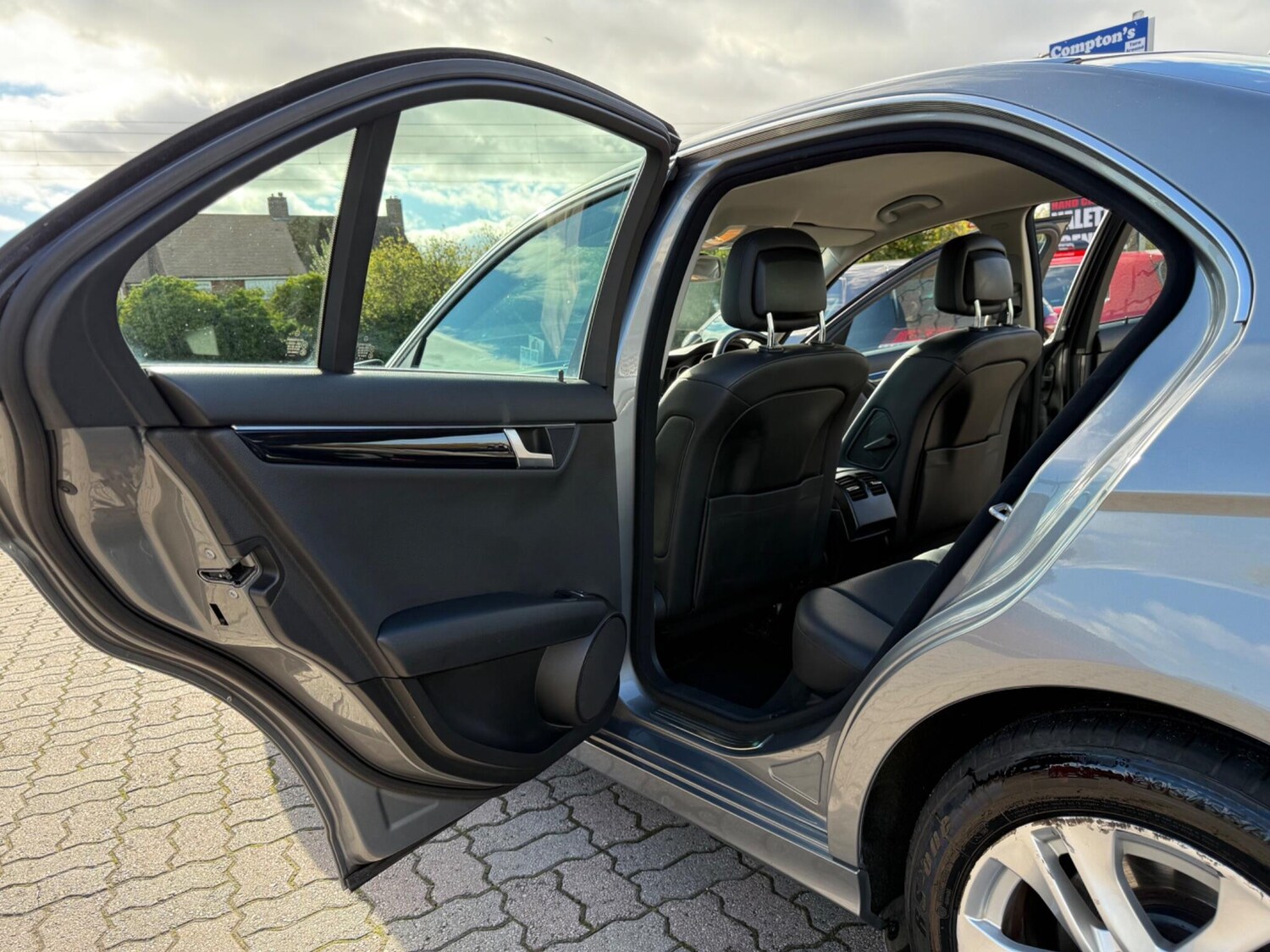 Used Mercedes-Benz C Class 2013 for sale - 76377232: Photo 28