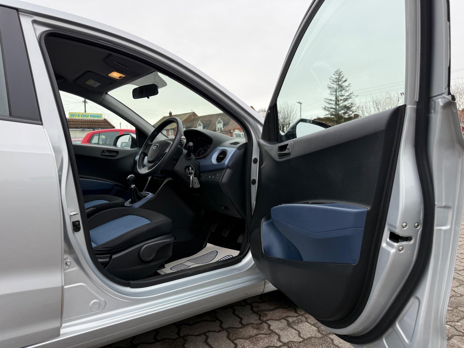 Used Hyundai i10 2014 for sale - 77613050: Photo 10