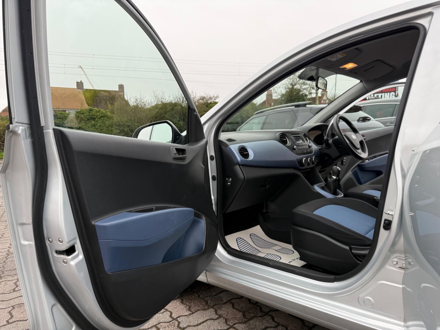 Used Hyundai i10 2014 for sale - 77613050: Photo 28