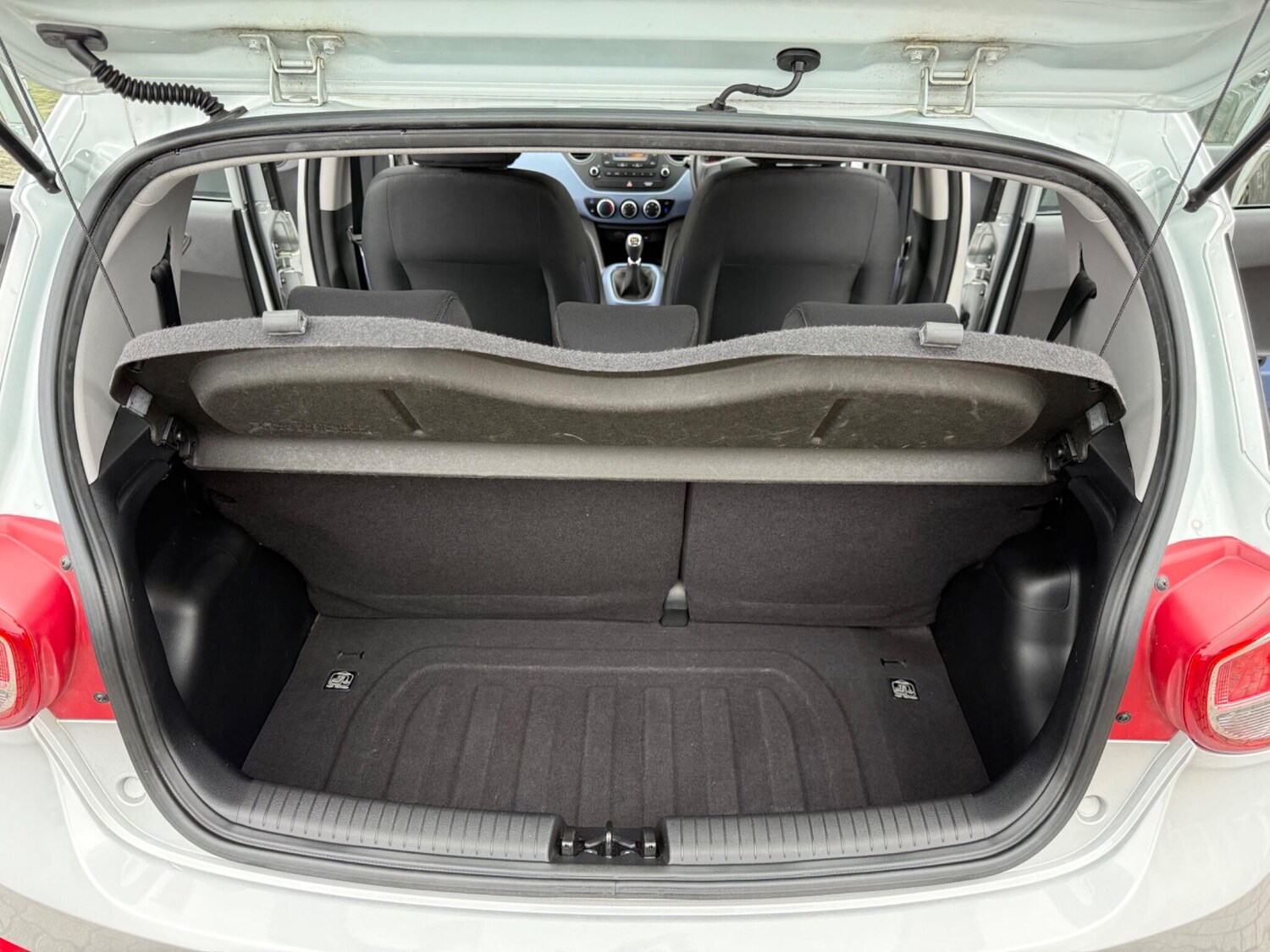 Used Hyundai i10 2014 for sale - 77613050: Photo 35