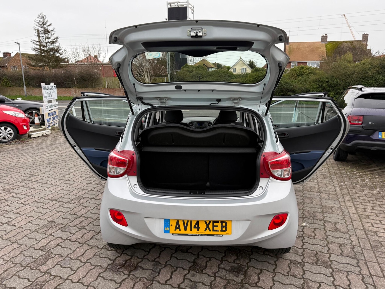 Used Hyundai i10 2014 for sale - 77613050: Photo 36