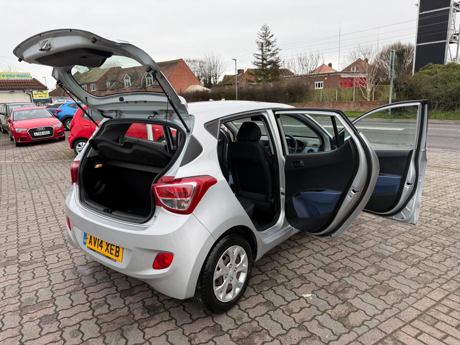 Used Hyundai i10 2014 for sale - 77613050: Photo 37