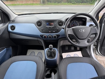 Used Hyundai i10 2014 for sale - 77613050: Photo