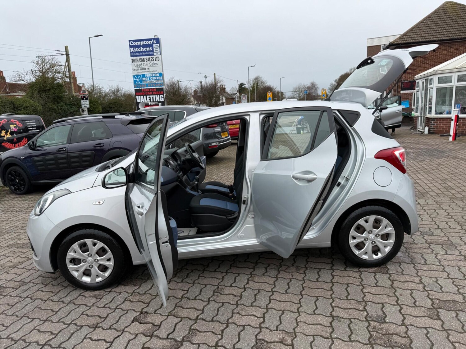 Used Hyundai i10 2014 for sale - 77613050: Photo 42
