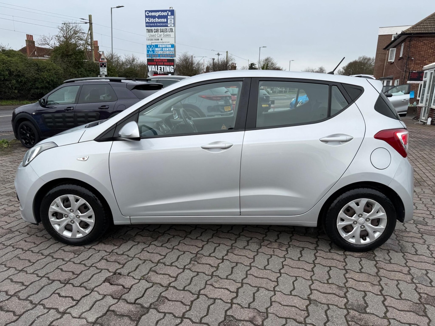 Used Hyundai i10 2014 for sale - 77613050: Photo 5