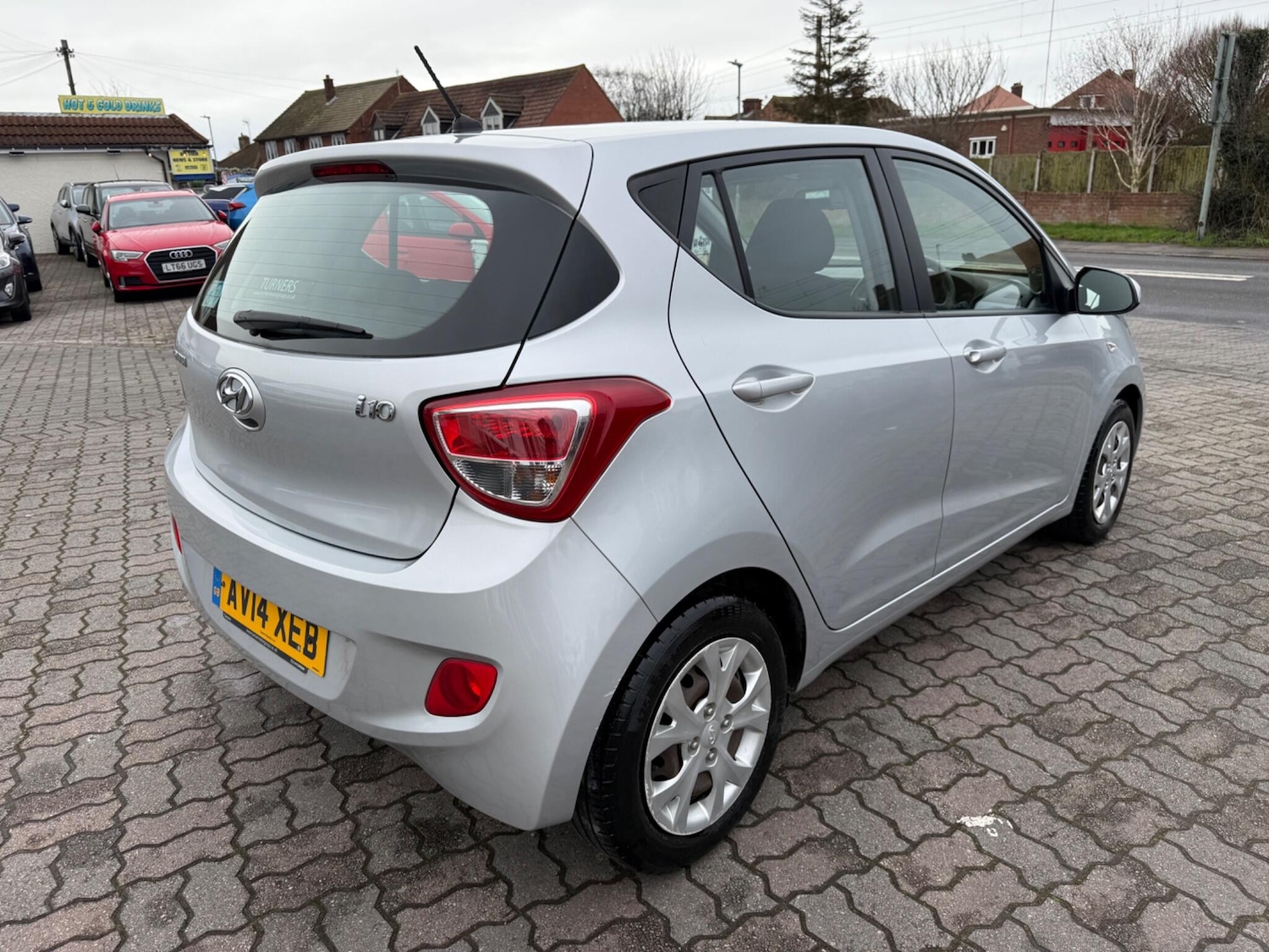 Used Hyundai i10 2014 for sale - 77613050: Photo 8