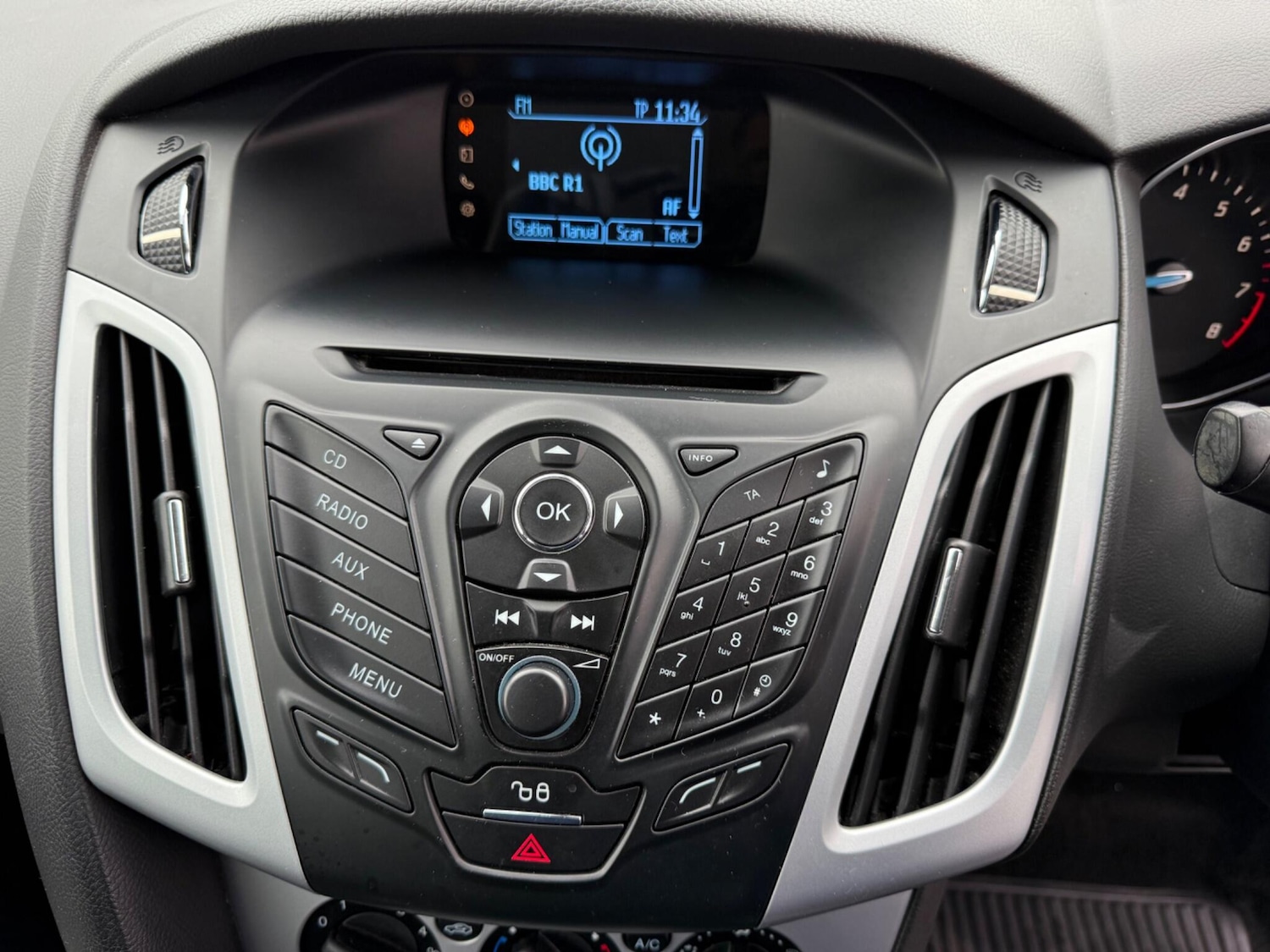 Used Ford Focus 2012 for sale - 76282696: Photo 17
