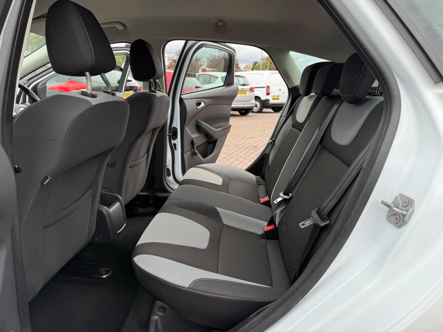 Used Ford Focus 2012 for sale - 76282696: Photo 28