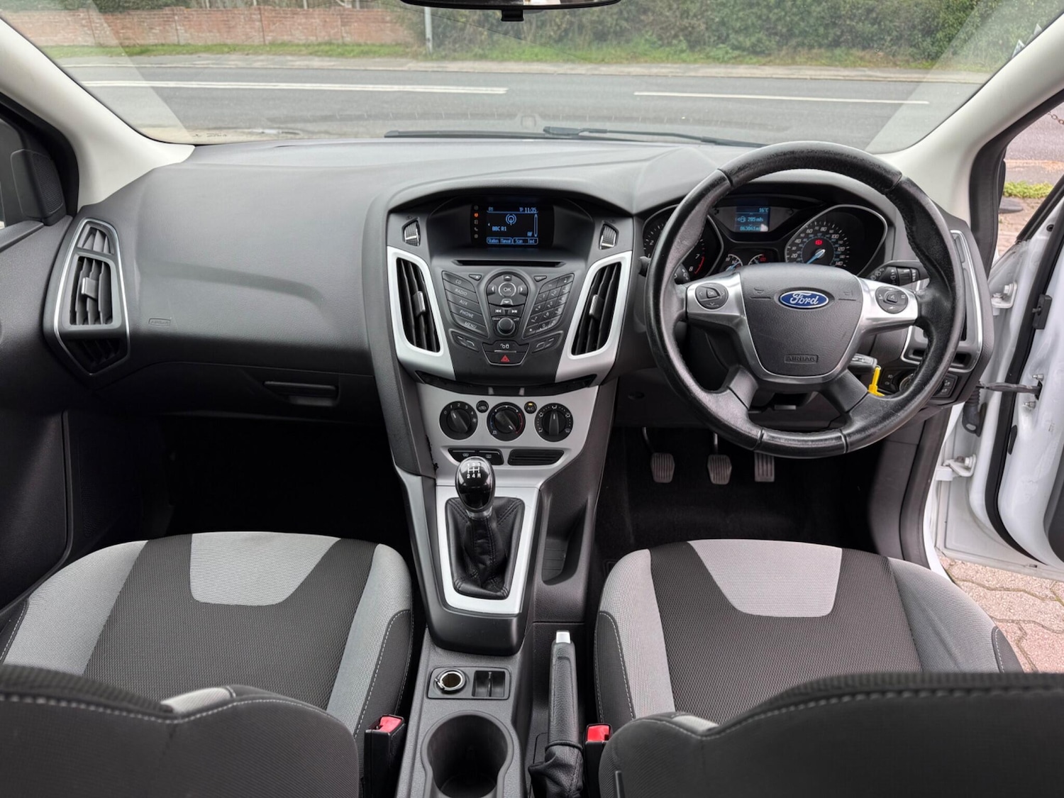 Used Ford Focus 2012 for sale - 76282696: Photo 3