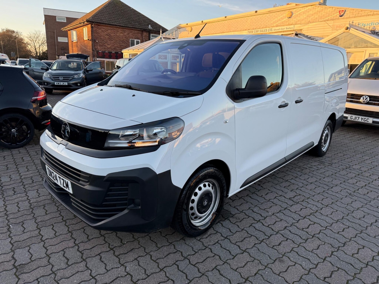 Used Vauxhall Vivaro 2024 for sale - 76659172: Photo 4