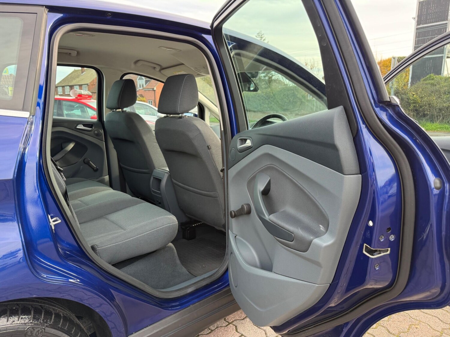 Used Ford C-Max 2015 for sale - 76572330: Photo 24