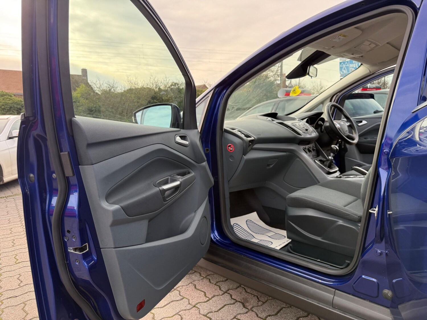 Used Ford C-Max 2015 for sale - 76572330: Photo 30