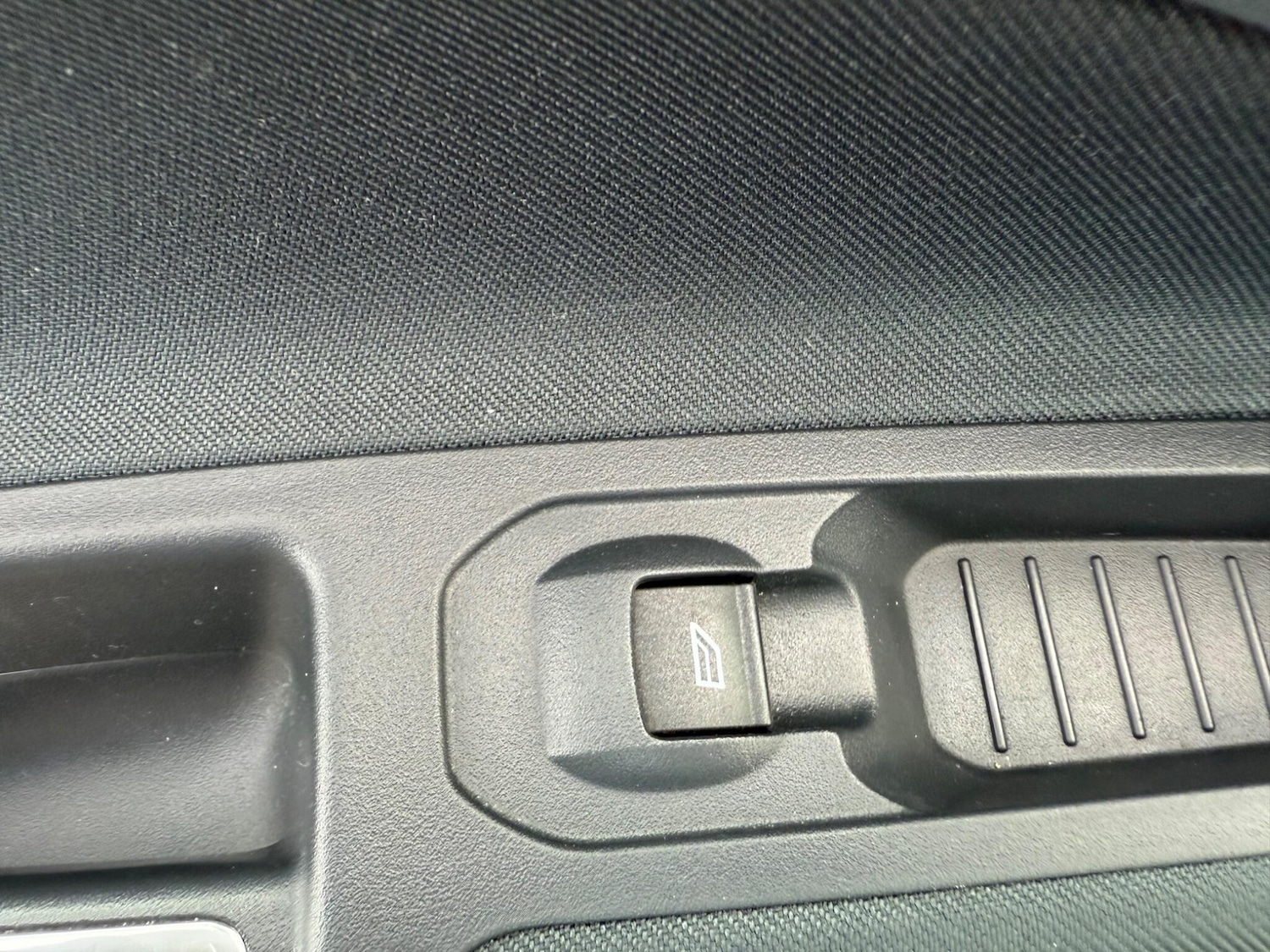 Used Ford C-Max 2015 for sale - 76572330: Photo 31