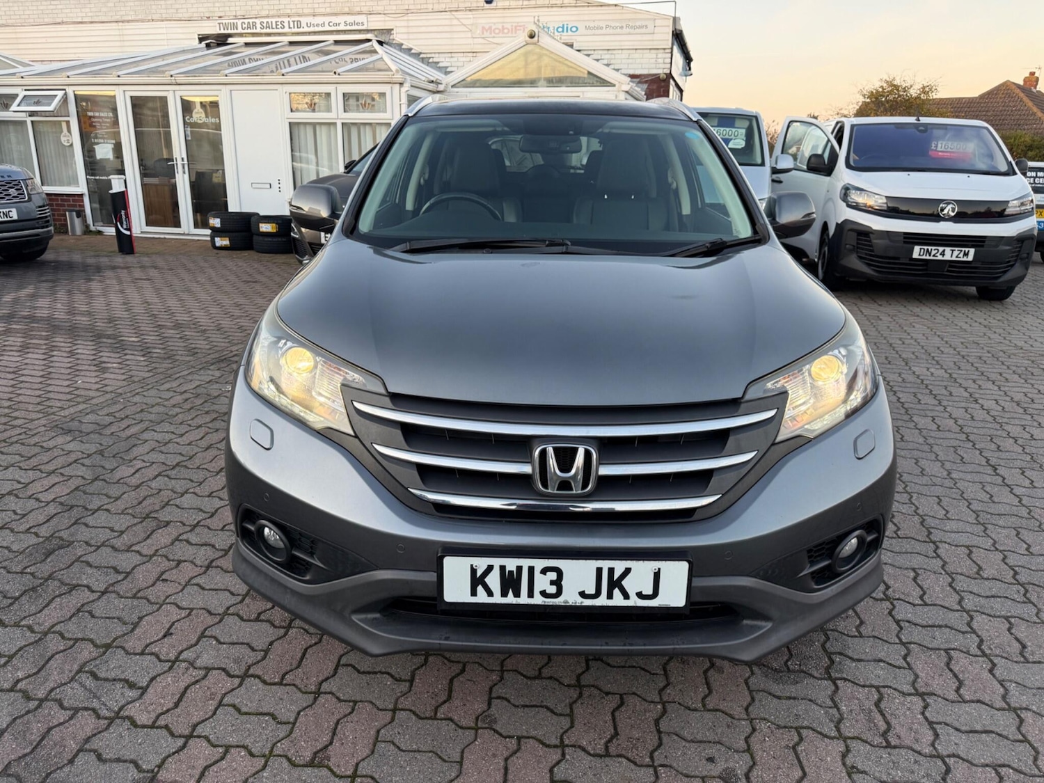 Used Honda CR-V 2013 for sale - 76657000: Photo 2