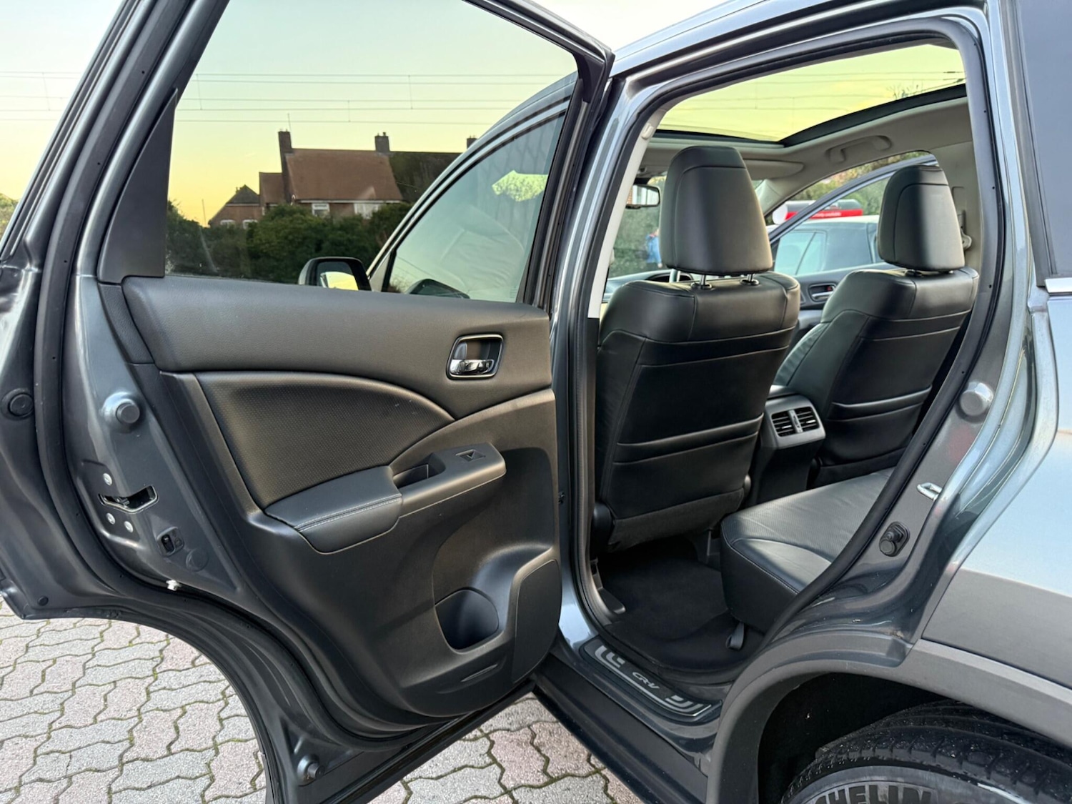 Used Honda CR-V 2013 for sale - 76657000: Photo 32