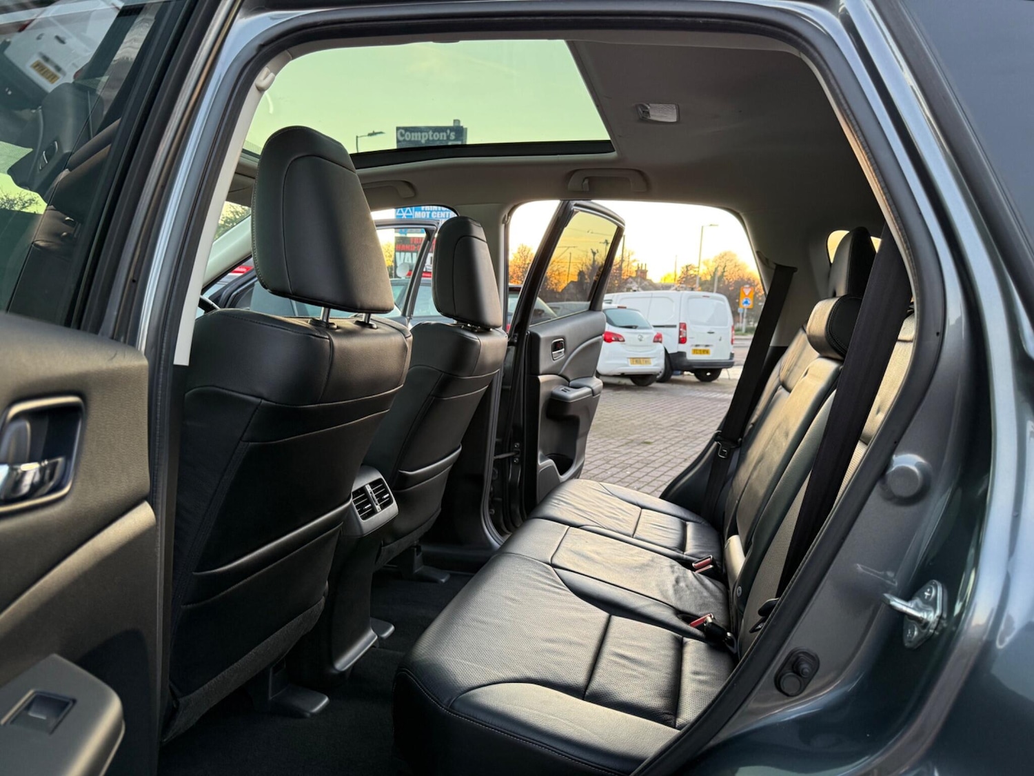 Used Honda CR-V 2013 for sale - 76657000: Photo 34