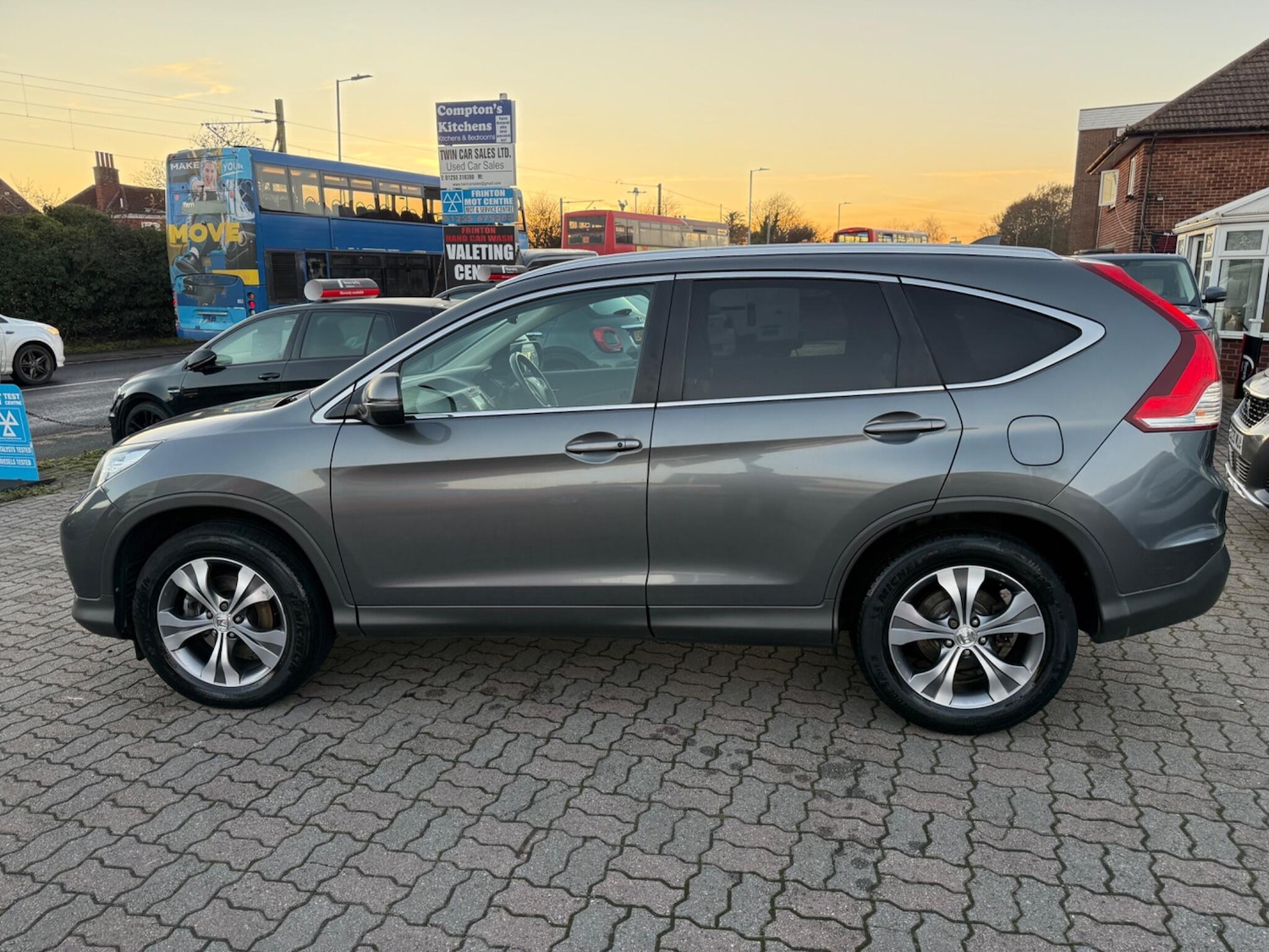 Used Honda CR-V 2013 for sale - 76657000: Photo 5