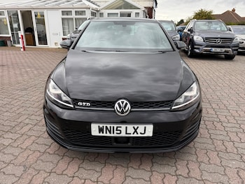 Used Volkswagen Golf 2015 for sale - 76239320: Photo