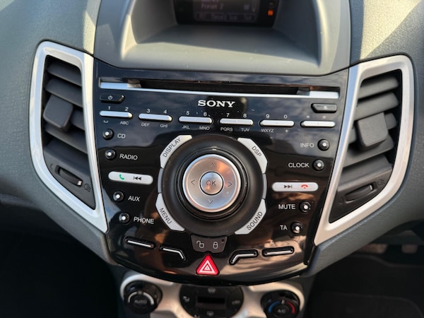 Used Ford Fiesta 2011 for sale - 76071785: Photo 18