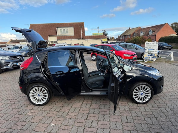 Used Ford Fiesta 2011 for sale - 76071785: Photo 41