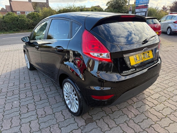 Used Ford Fiesta 2011 for sale - 76071785: Photo 6