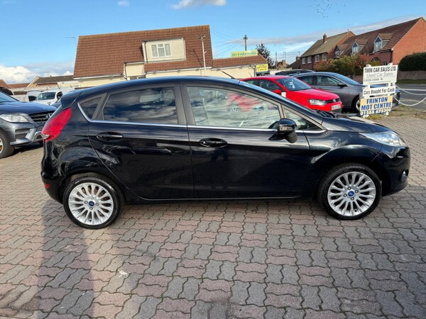 Used Ford Fiesta 2011 for sale - 76071785: Photo 9
