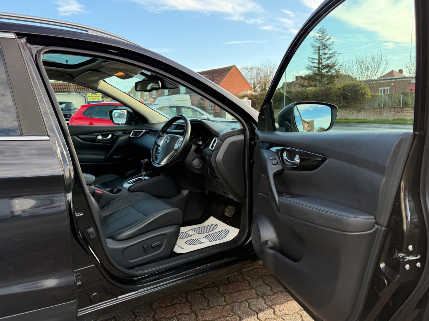 Used Nissan Qashqai 2014 for sale - 76832589: Photo 10