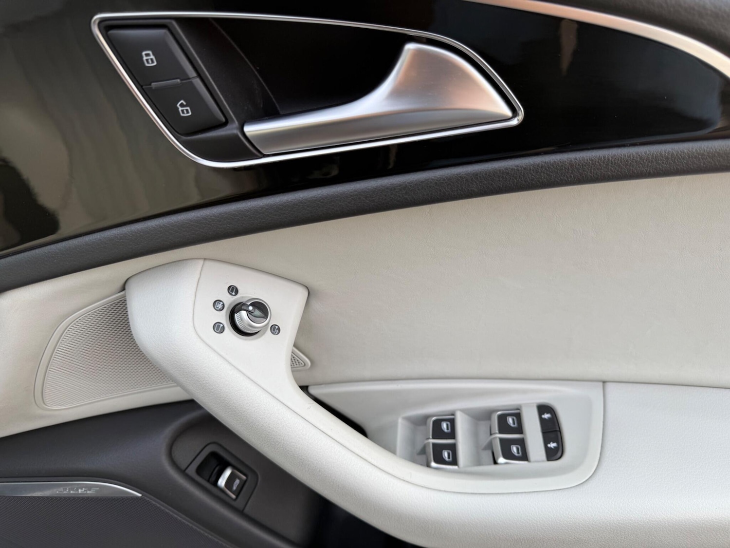 Used Audi A6 Saloon 2015 for sale - 76964601: Photo 11