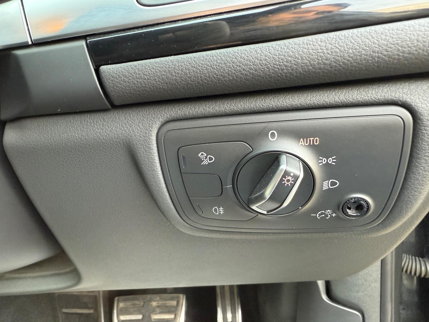 Used Audi A6 Saloon 2015 for sale - 76964601: Photo 13