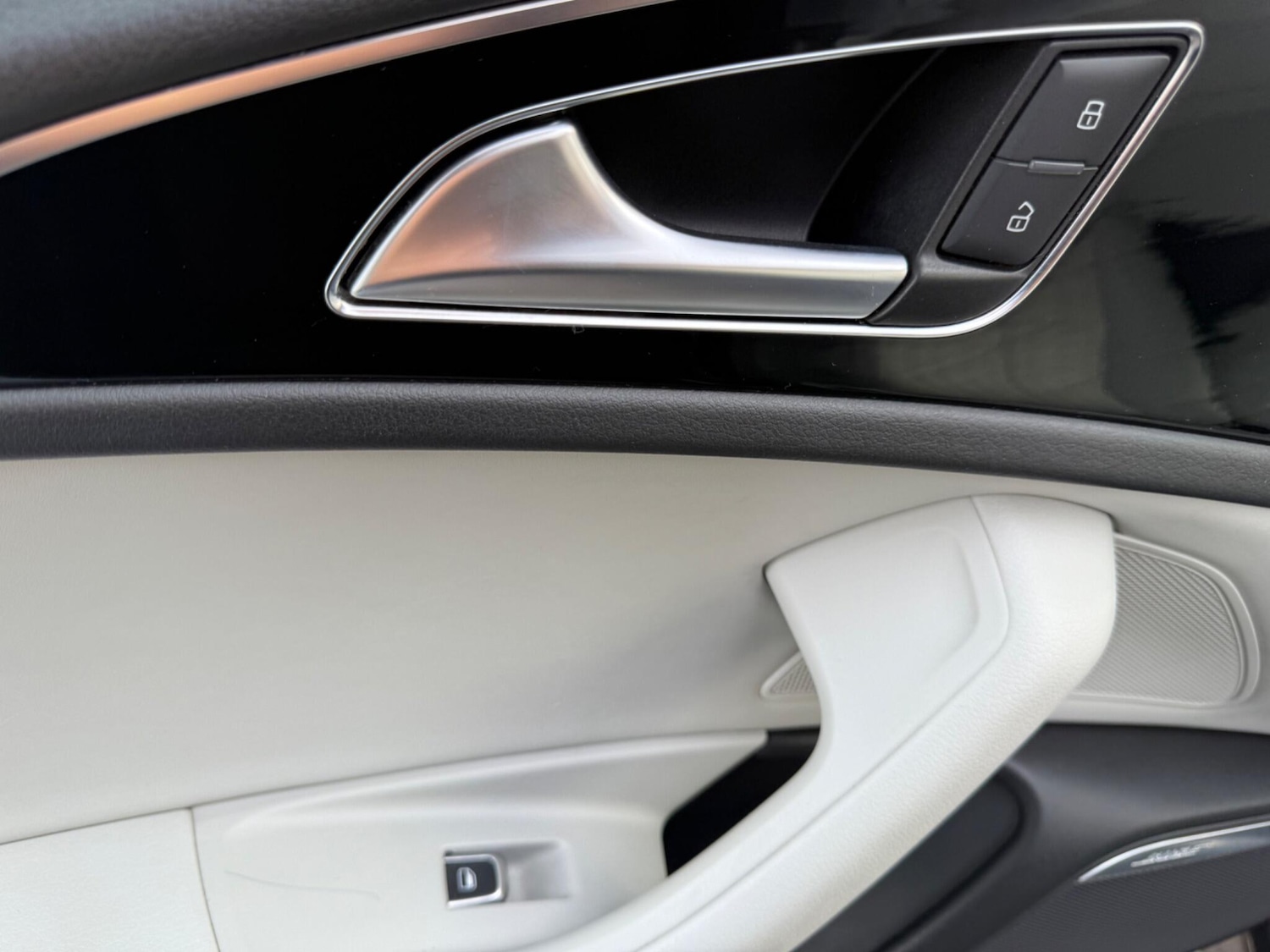 Used Audi A6 Saloon 2015 for sale - 76964601: Photo 38