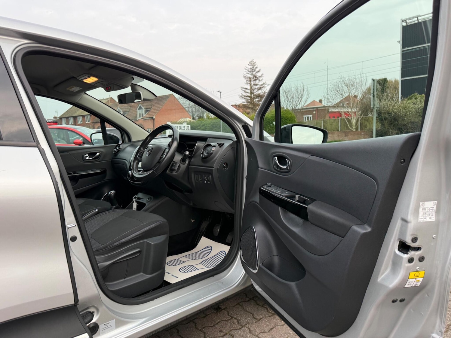 Used Renault Captur for sale - 77993299: Photo 10