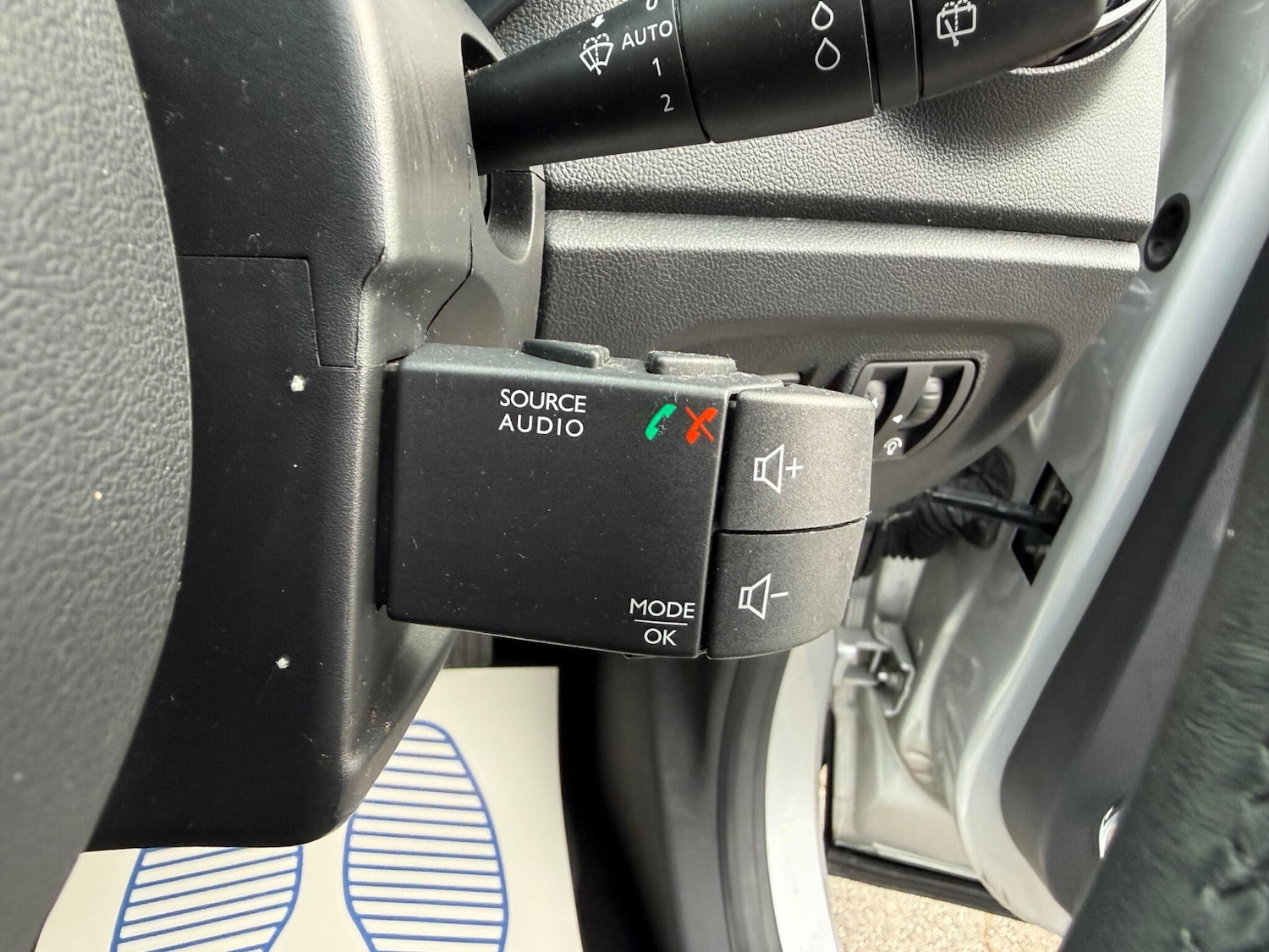 Used Renault Captur for sale - 77993299: Photo 15