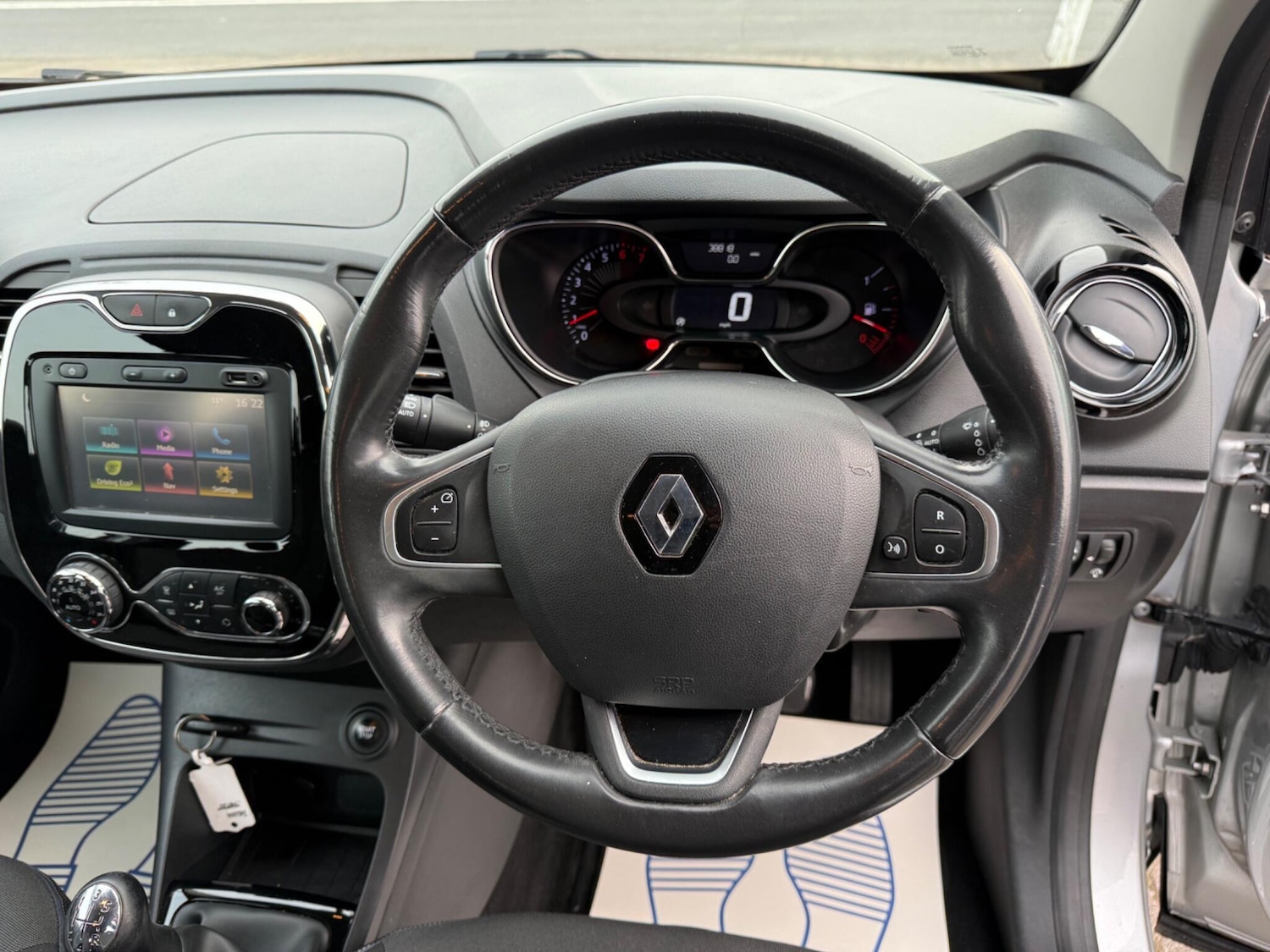 Used Renault Captur for sale - 77993299: Photo 16