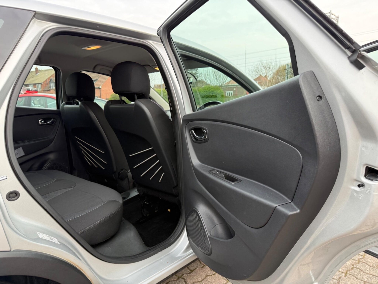 Used Renault Captur for sale - 77993299: Photo 24