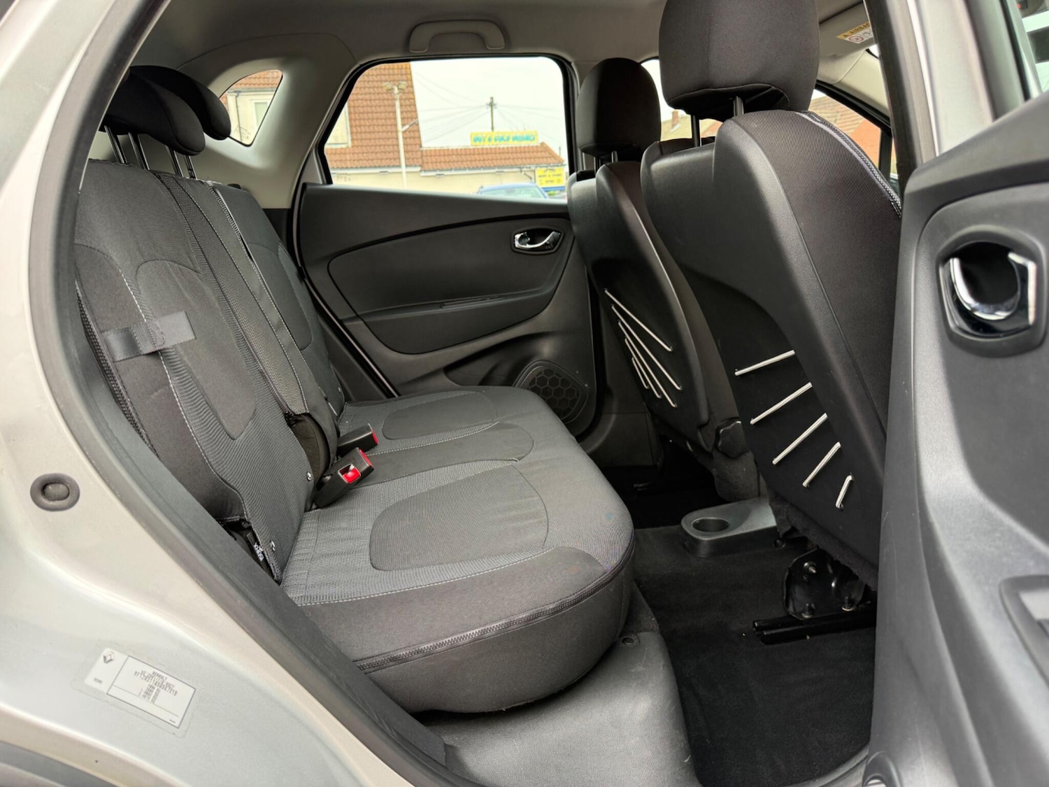 Used Renault Captur for sale - 77993299: Photo 26