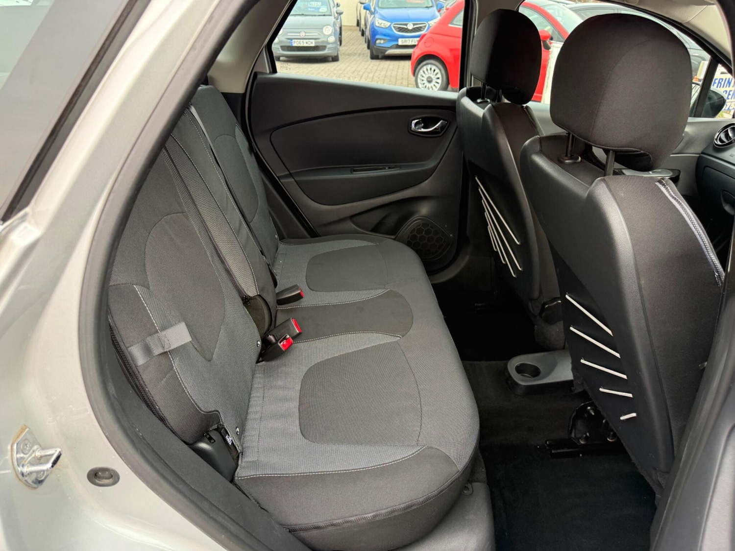 Used Renault Captur for sale - 77993299: Photo 27