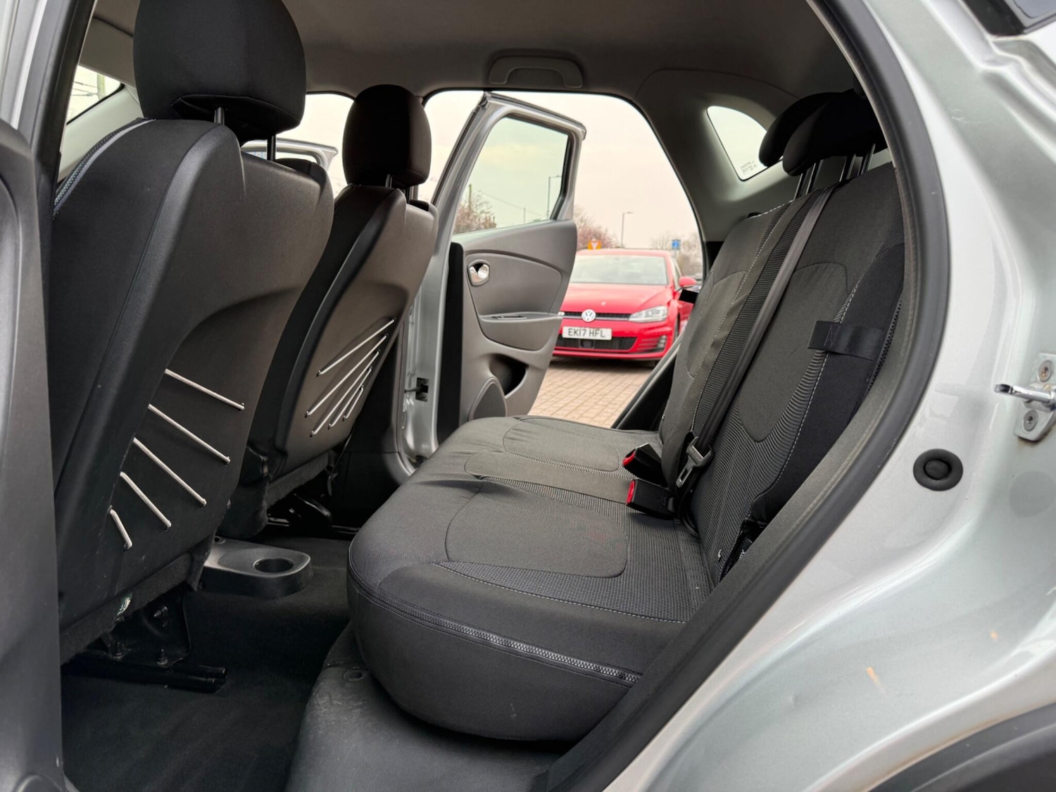 Used Renault Captur for sale - 77993299: Photo 30