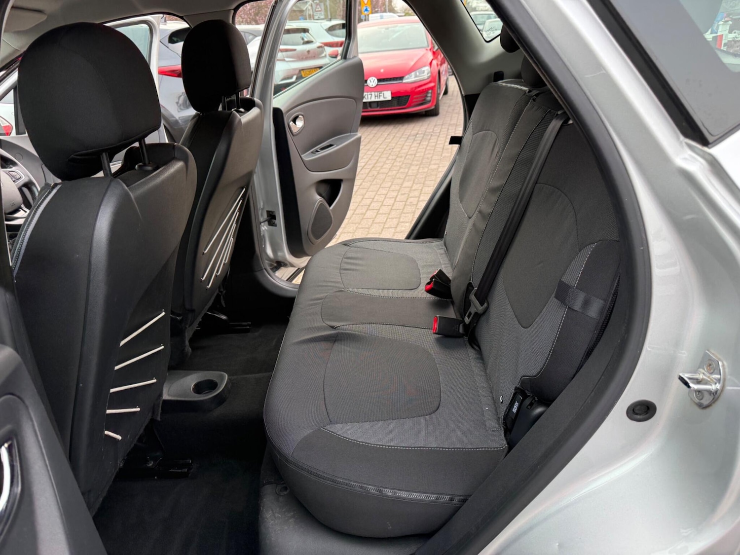 Used Renault Captur for sale - 77993299: Photo 31