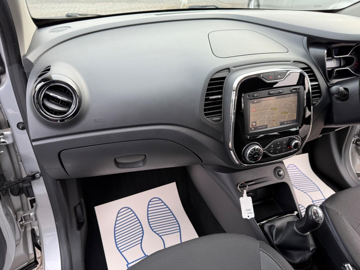 Used Renault Captur for sale - 77993299: Photo 35