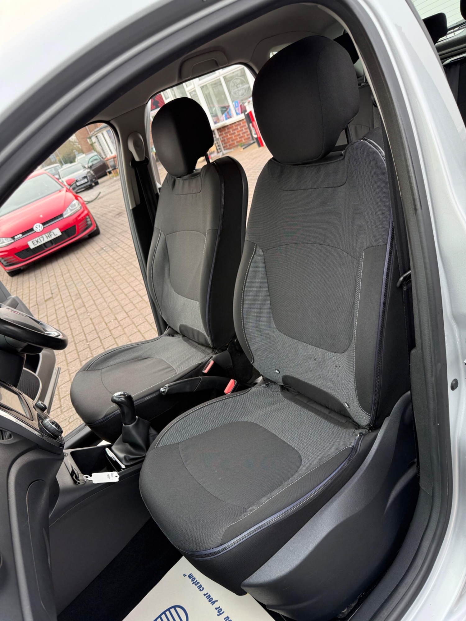 Used Renault Captur for sale - 77993299: Photo 37