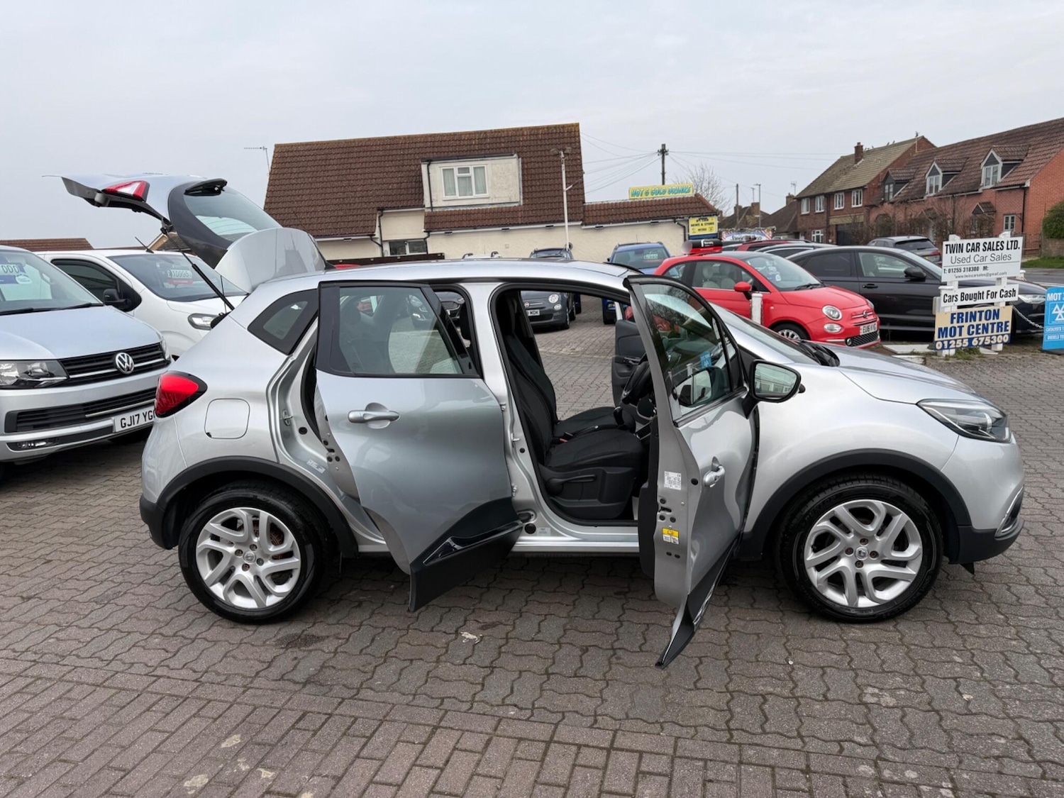 Used Renault Captur for sale - 77993299: Photo 42