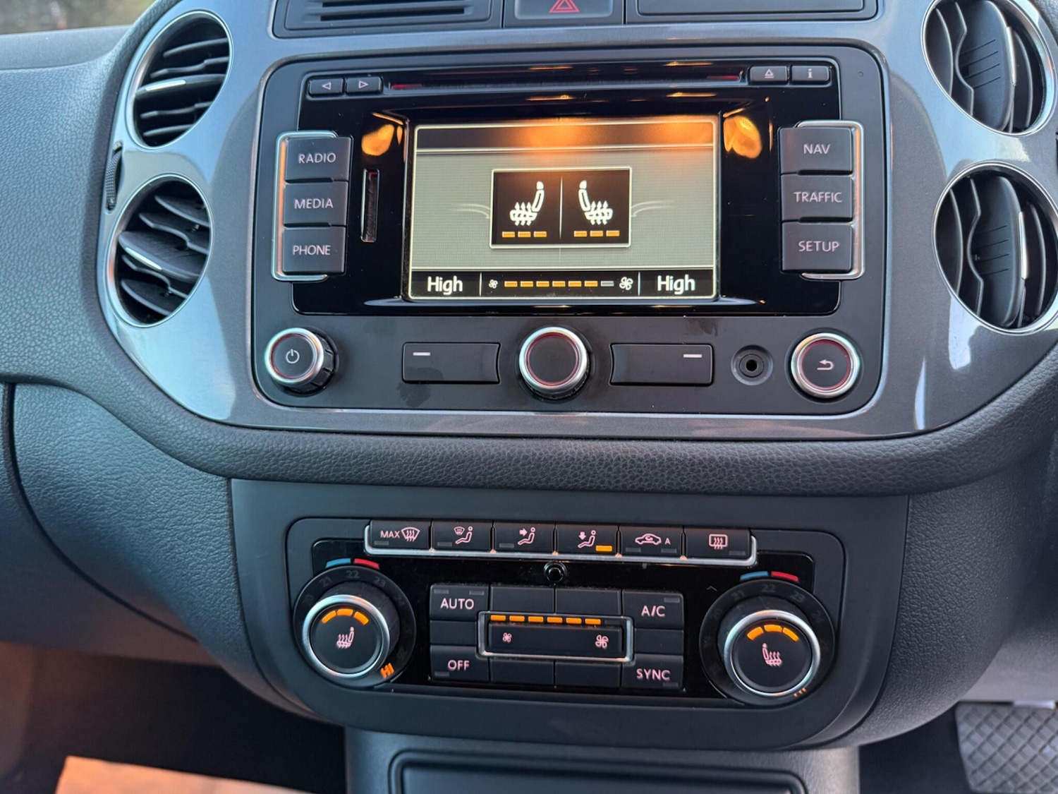 Used Volkswagen Tiguan 2014 for sale - 77230559: Photo 17