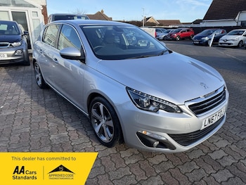 Used Peugeot 308 2017 for sale - 77305308: Photo