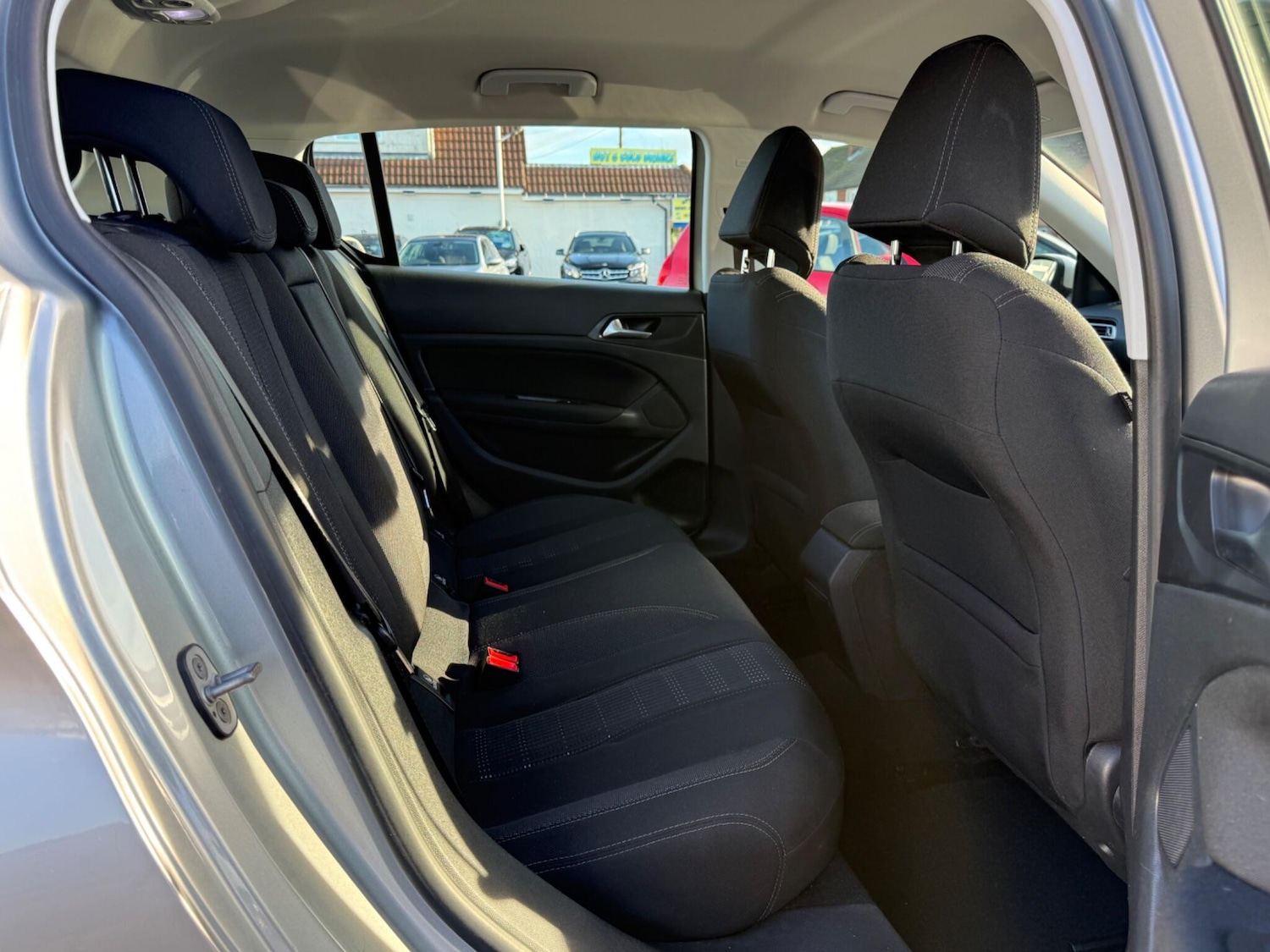 Used Peugeot 308 2017 for sale - 77305308: Photo 27