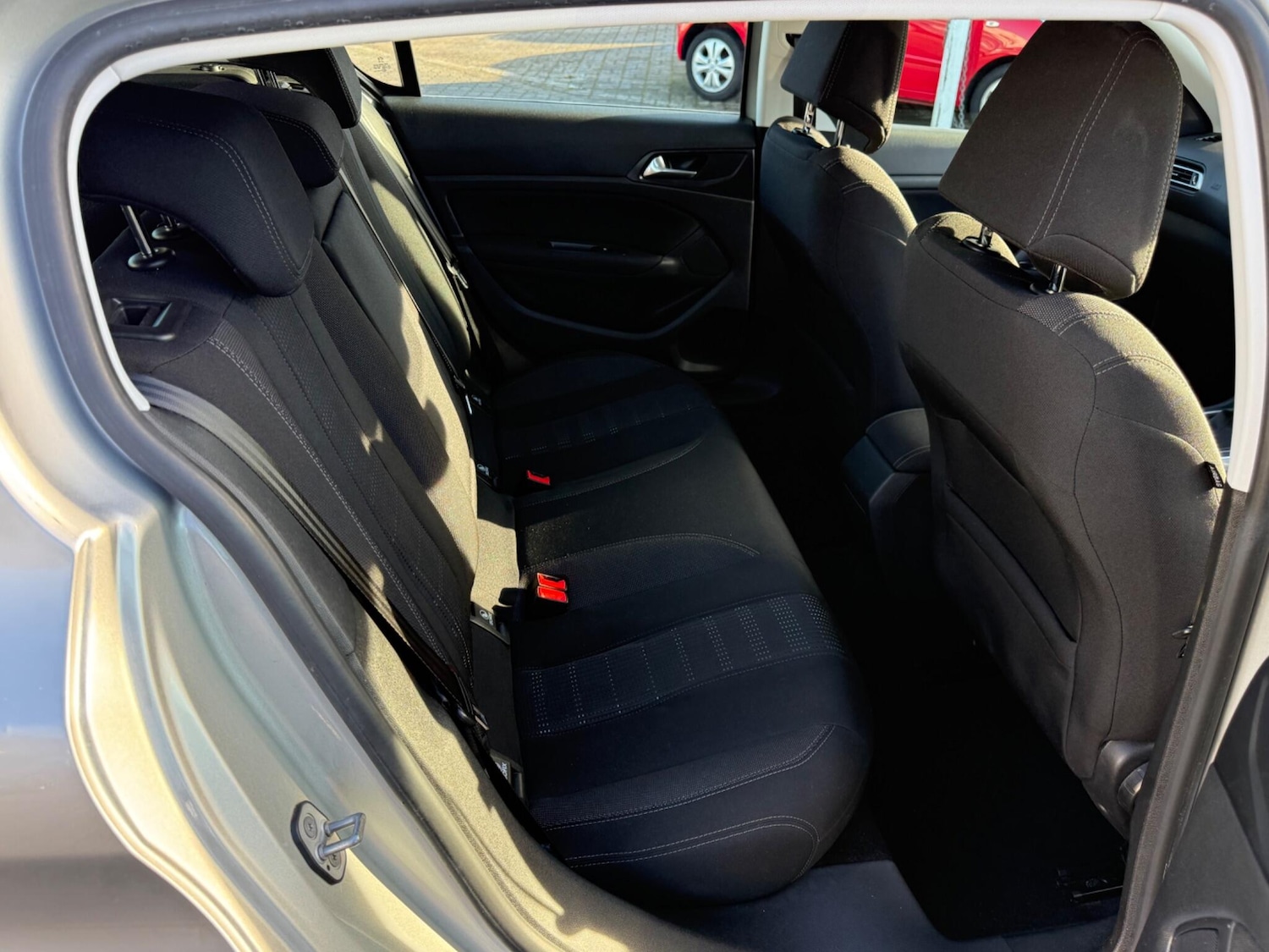 Used Peugeot 308 2017 for sale - 77305308: Photo 28