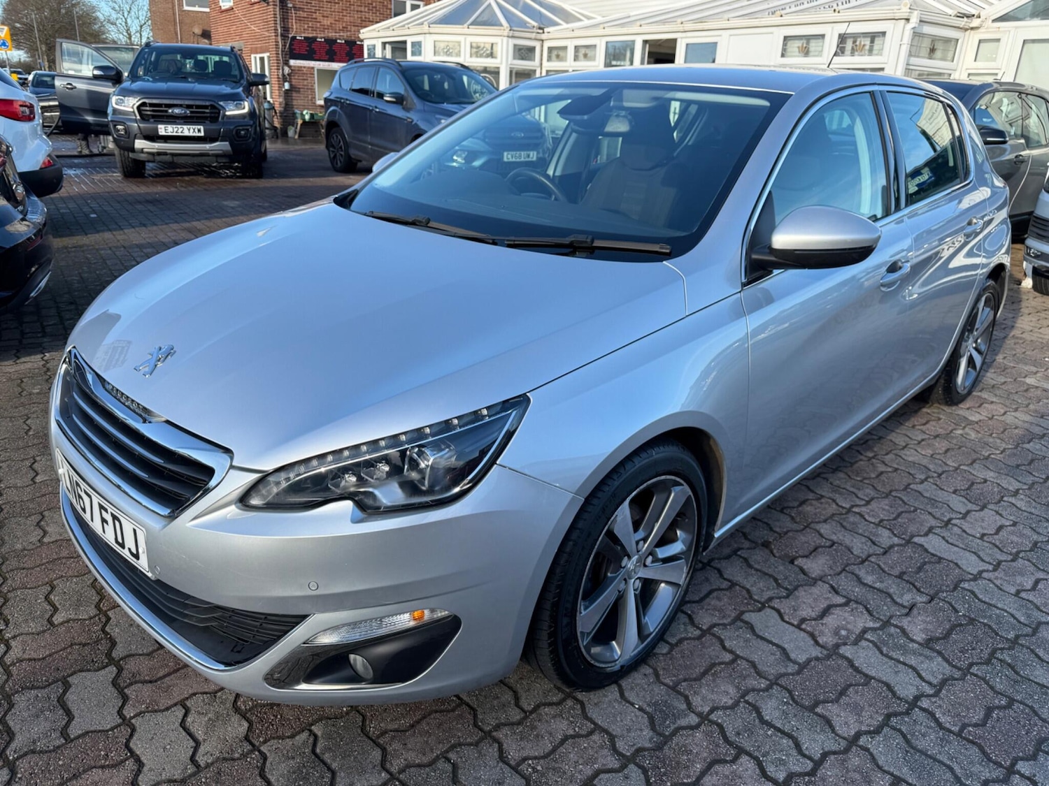 Used Peugeot 308 2017 for sale - 77305308: Photo 4