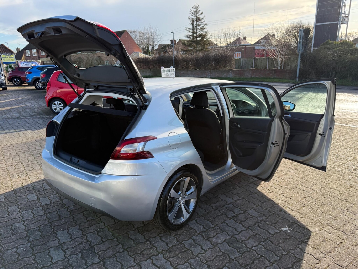 Used Peugeot 308 2017 for sale - 77305308: Photo 42