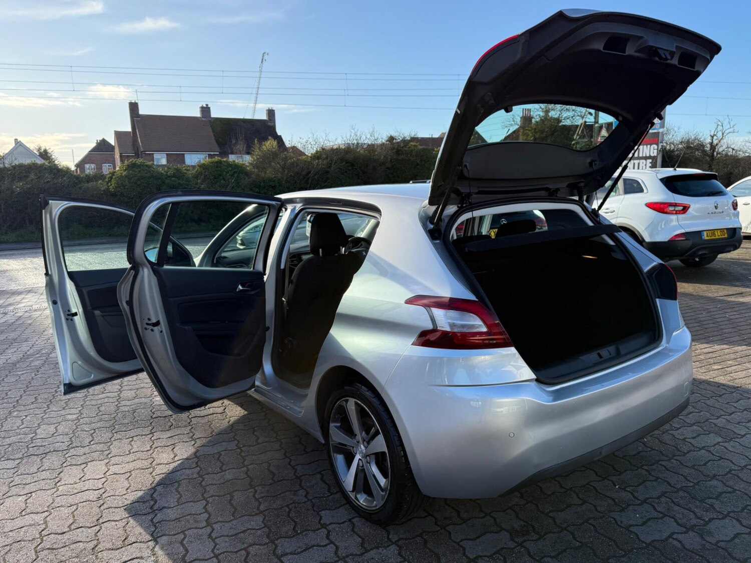 Used Peugeot 308 2017 for sale - 77305308: Photo 48